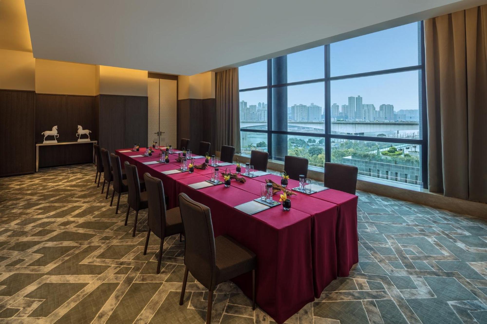 Отель Regent Chongqing - Complimentary 1St Round Mini Bar Daily Экстерьер фото