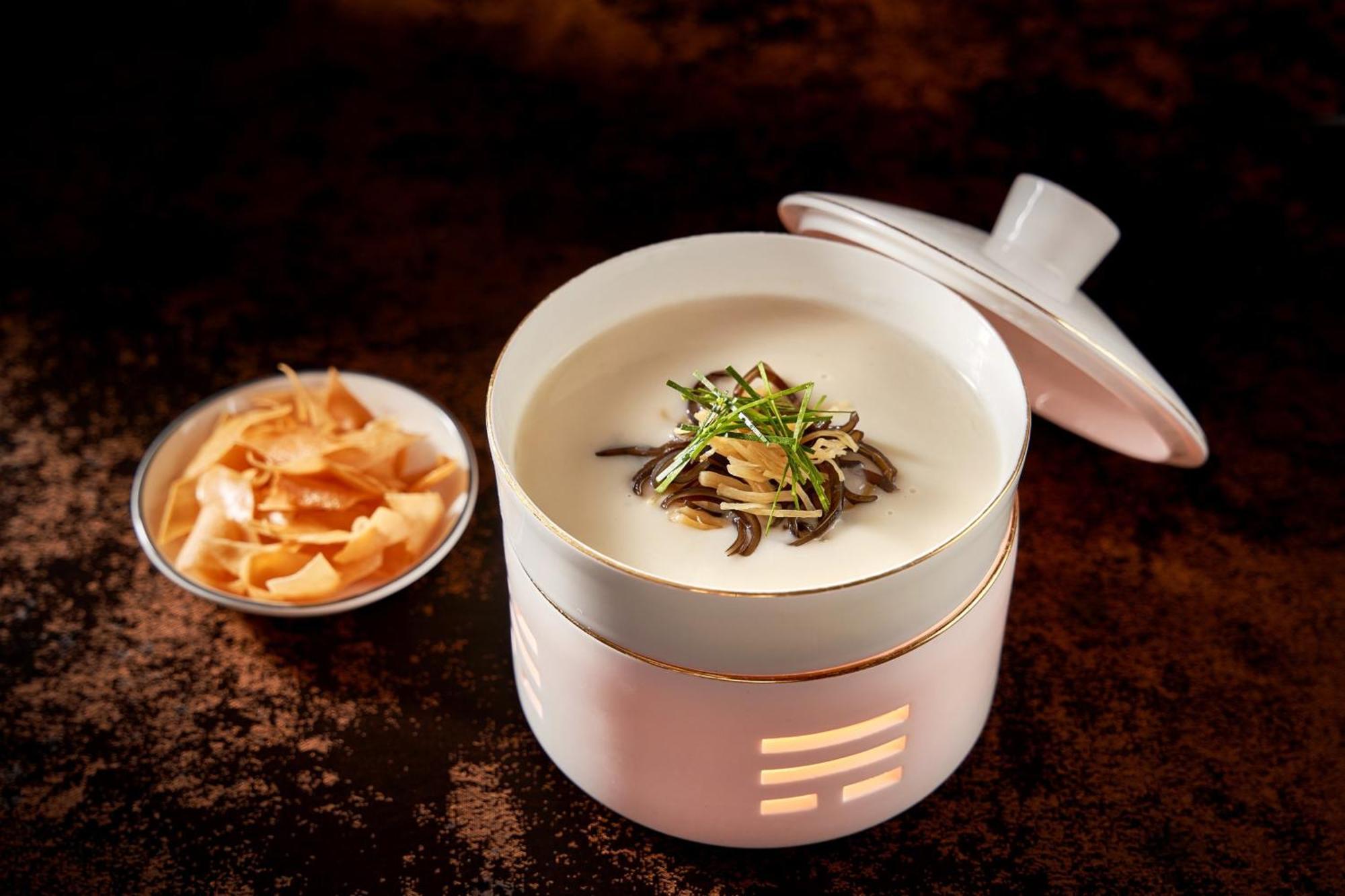 Отель Regent Chongqing - Complimentary 1St Round Mini Bar Daily Экстерьер фото